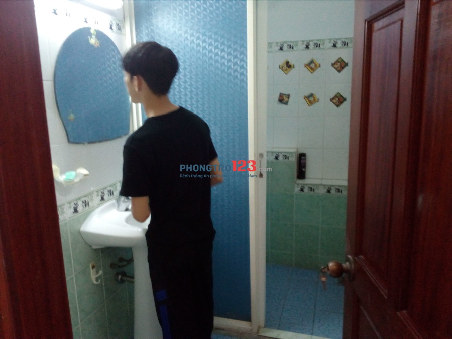 Cho nam, nữ ở ghép phòng ngay công viên gia Định