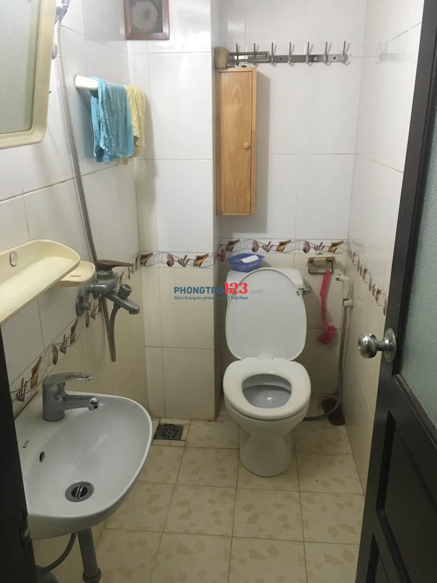 Cho thuê nhà nguyên căn 3 phòng ngủ phố Nguyên Hồng, Đống Đa