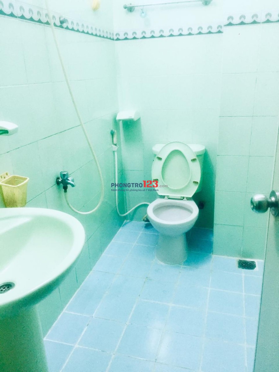 Tìm bạn ở ghép, nhà ở Q.1, ưu tiên sv. Vì chủ yếu là các bạn sv ở