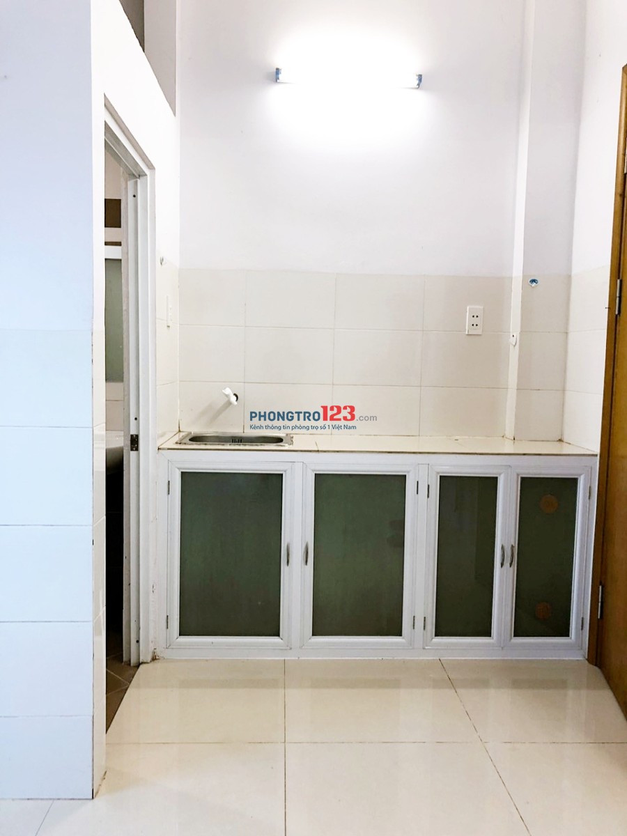 Phòng trọ sv có gác, máy lạnh, mặt tiền Nguyễn Thị Thập