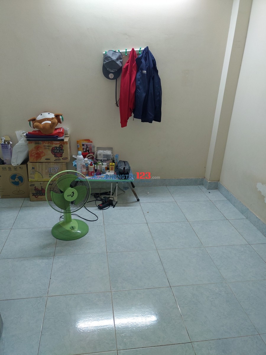 Tìm nữ ở ghép gần cầu Hoàng Hoa Thám, Tân Bình