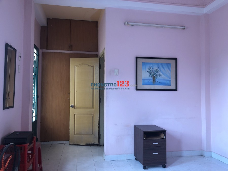 Chính chủ cho thuê phòng đầy đủ tiện nghi tại Lê Thị Riêng, Q.1. Giá 4tr/tháng Cô Vân Anh
