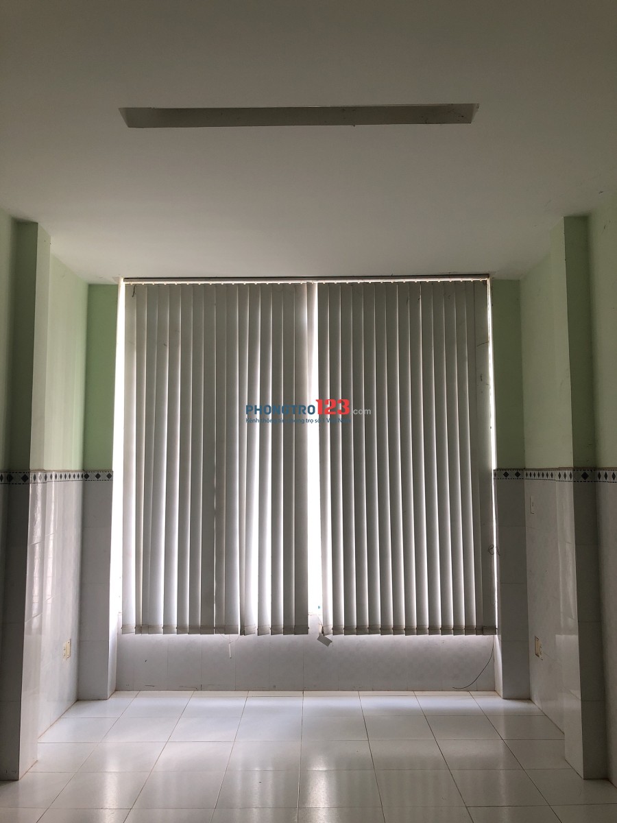Cho thuê phòng 35m2 có Wc riêng tại Nguyễn Thượng Hiền, Q.Bình Thạnh. Giá 4tr/tháng