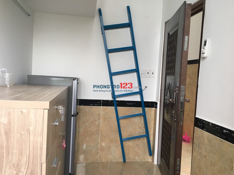 Căn hộ dịch vụ đầy đủ tiện ích, View sông ngay quận 4