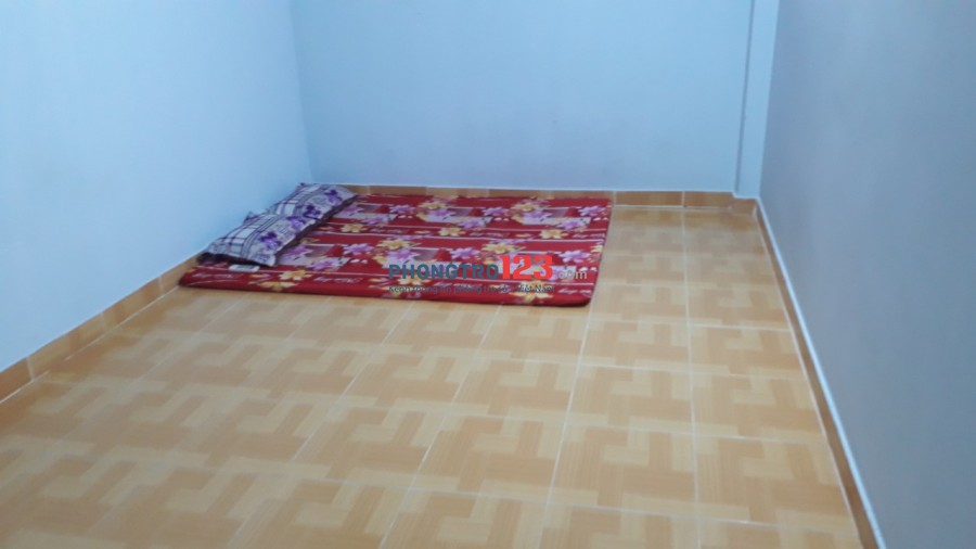 PHÒNG TRỌ MỚI, SẠCH SẼ, RỘNG 3-4 NGƯỜI Ở, NGAY DƯỚI TẦNG TRỆT