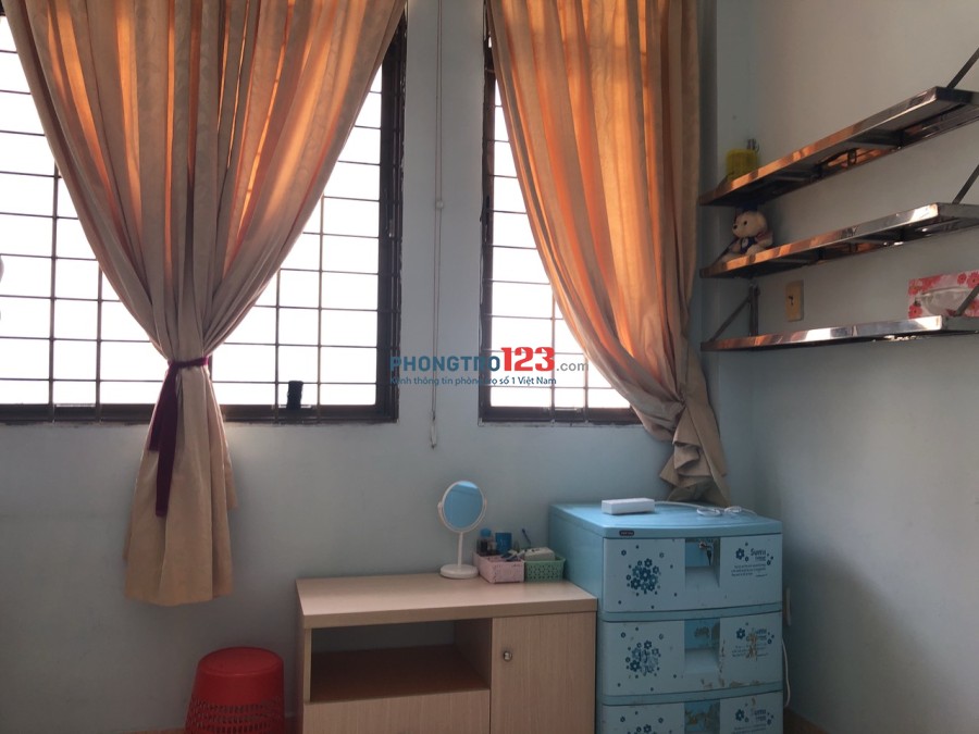 Cho thuê phòng có nội thất bao điện nước hẻm 131A Nguyễn Thị Minh Khai, Q.1, giá 5,5tr/tháng