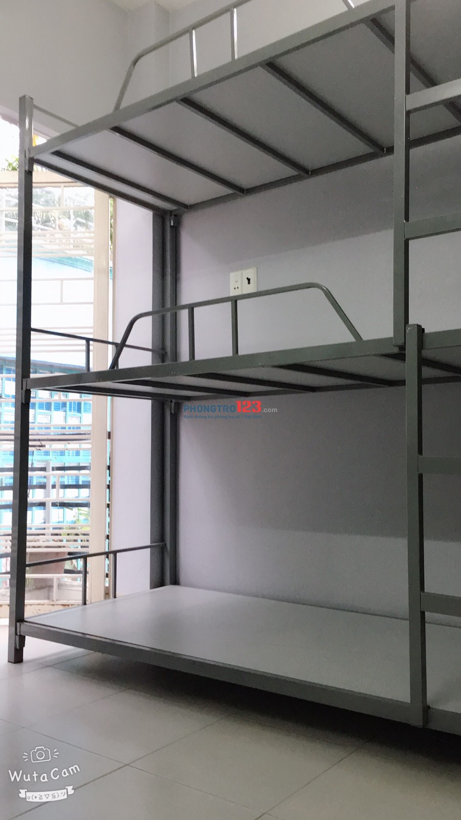 Homestay Hoàng Phúc có máy lạnh, máy giặt, tắm nước nóng