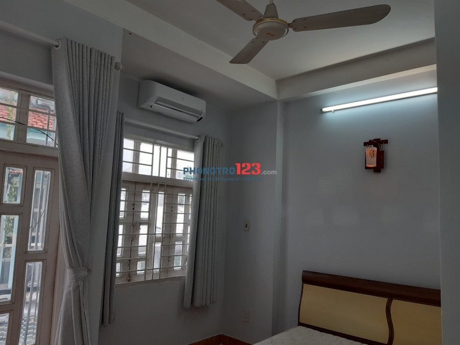 Phòng rộng 18m2, trong nhà NC đường Nguyễn Cửu Đàm, Q.Tân Phú