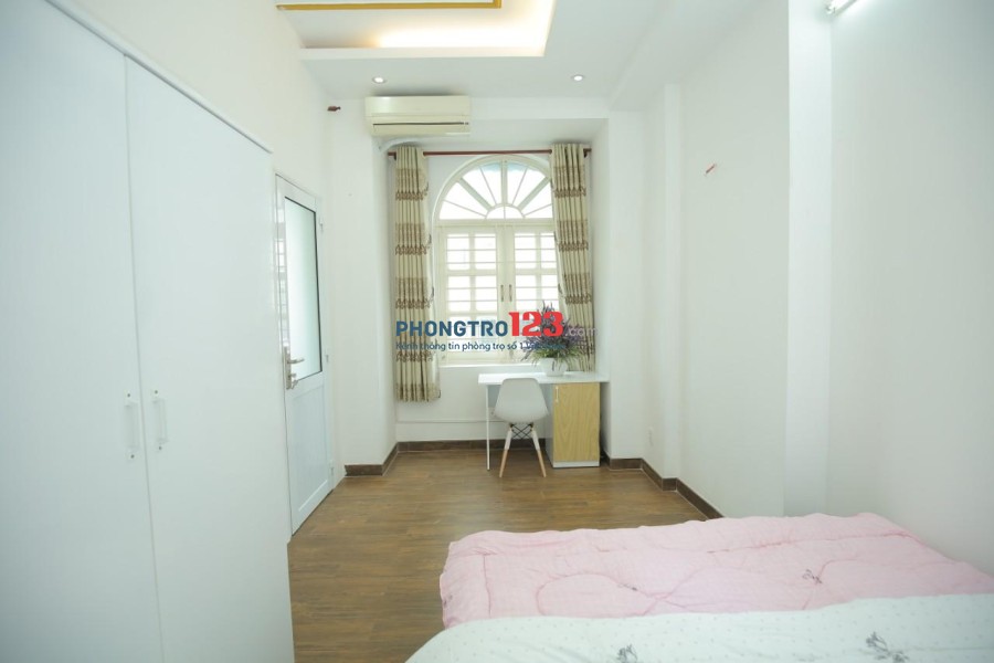 Căn hộ mới 100% 2pn có ban công bếp, nội thất cao cấp chuẩn khách sạn 4 sao
