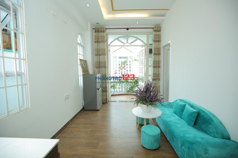 Căn hộ mới 100% 2pn có ban công bếp, nội thất cao cấp chuẩn khách sạn 4 sao