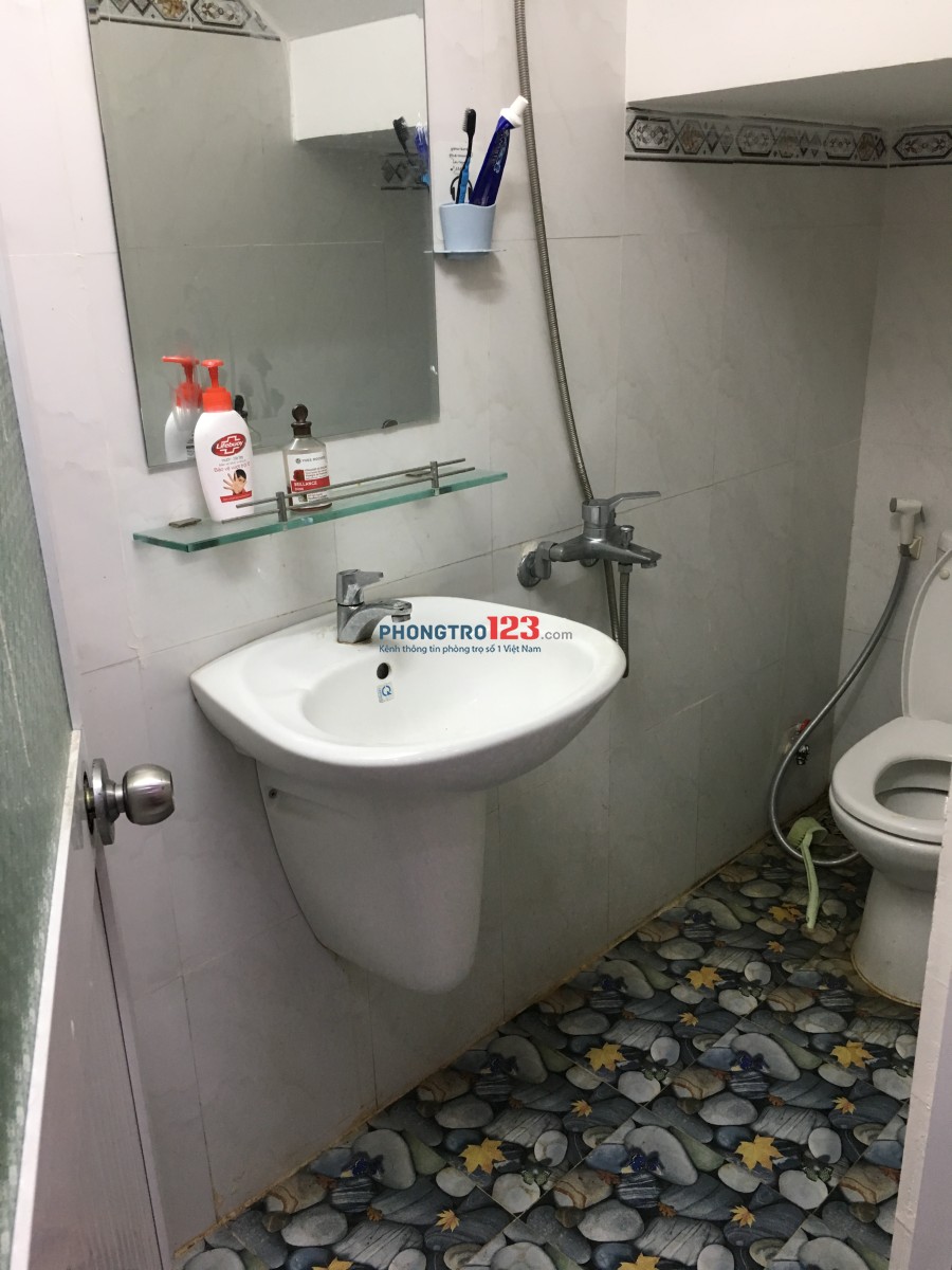 Cần tìm 1 nữ ở ghép phòng mặt tiền Phạm Văn Đồng