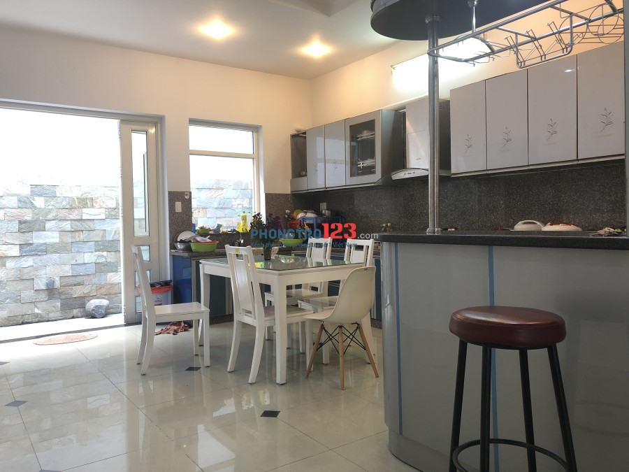 Homestay Biệt Thự gần Lotte Q.7 chỉ 1,6 tr/tháng, miễn phí: điện, nước, wifi, giữ xe, vệ sinh KTX