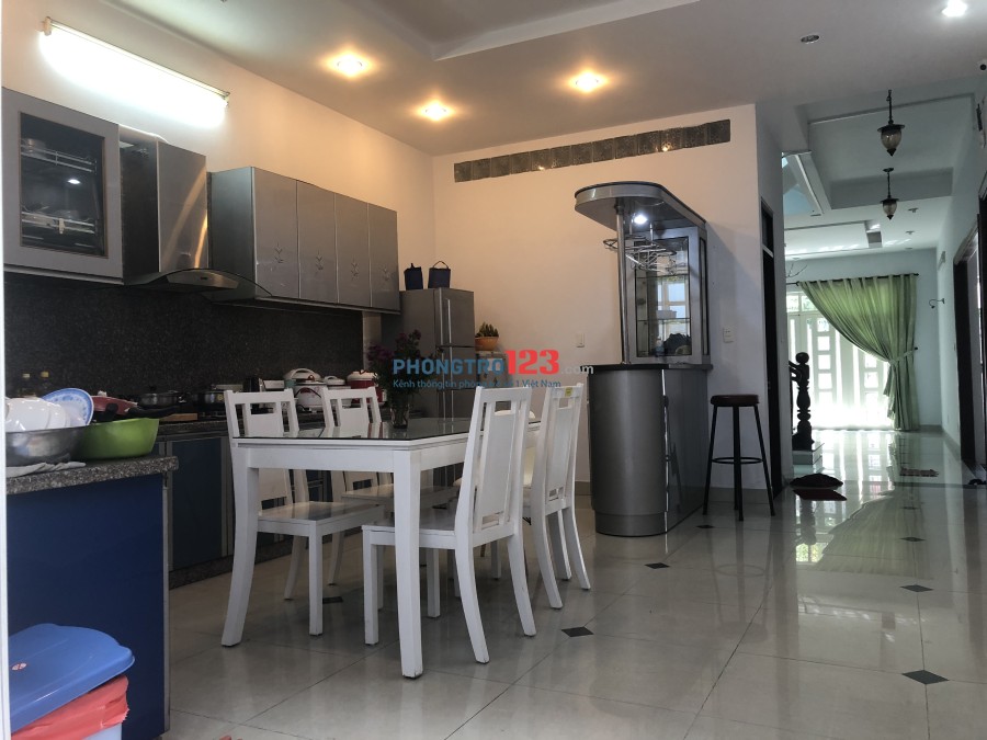 Homestay Biệt Thự gần Lotte Q.7 chỉ 1,6 tr/tháng, miễn phí: điện, nước, wifi, giữ xe, vệ sinh KTX