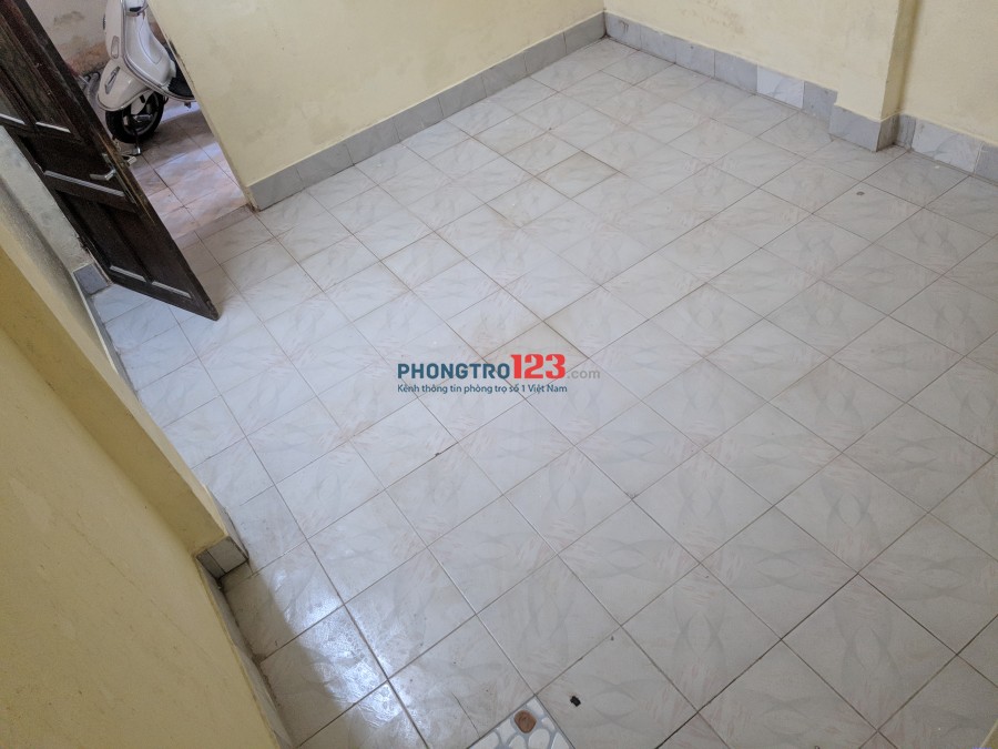 Nhà cấp 4, 33m2, 4 phòng, gác xép, Khương Trung