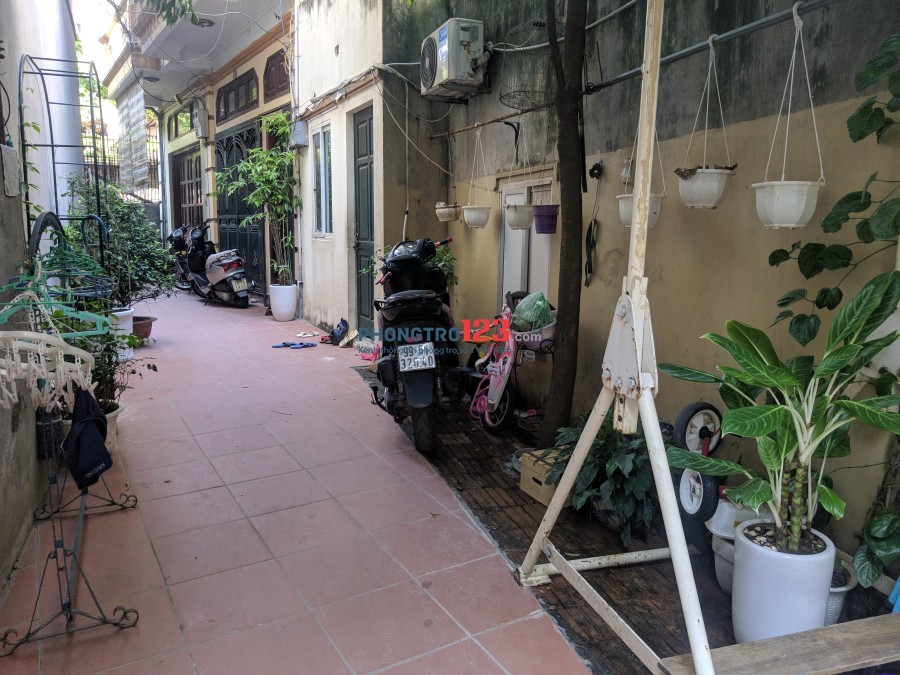 Nhà cấp 4, 33m2, 4 phòng, gác xép, Khương Trung