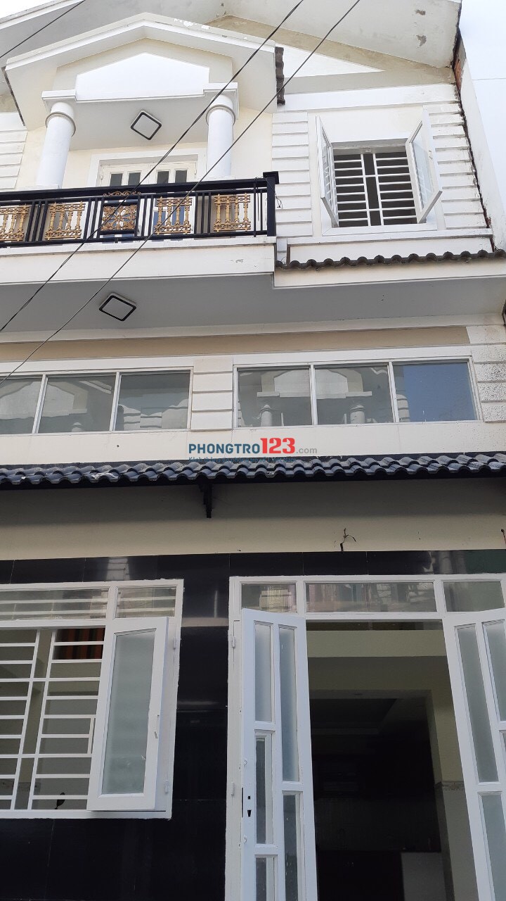 Chính chủ cho thuê nhà mới xây 1 lầu 120m2 2pn tại Đường 215, P.Tân Phú, Q.9. Giá 7tr/tháng