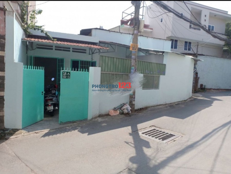 Chính chủ cho thuê nhà nguyên căn cấp 4 tại Đường số 4, P.Tăng Nhơn Phú B, Q.9. Giá 6tr