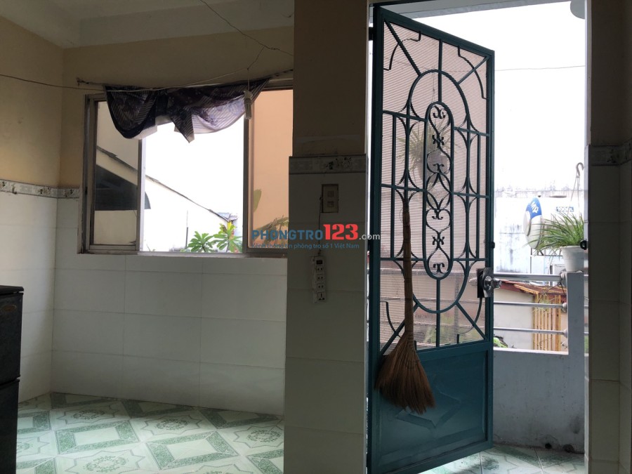 Cho thuê căn hộ dịch vụ 30m2 ngay Mặt Tiền Đường Nguyễn Thượng Hiền, Q.3. Giá 6tr/tháng