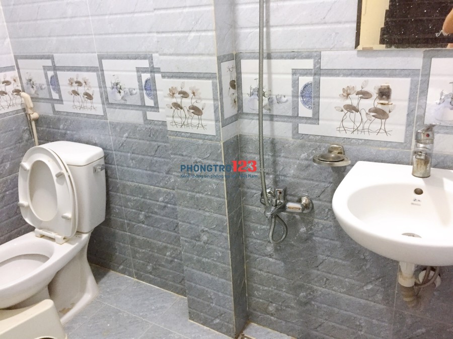 Phòng ban công máy lạnh 35m2 P.4, Quận 8