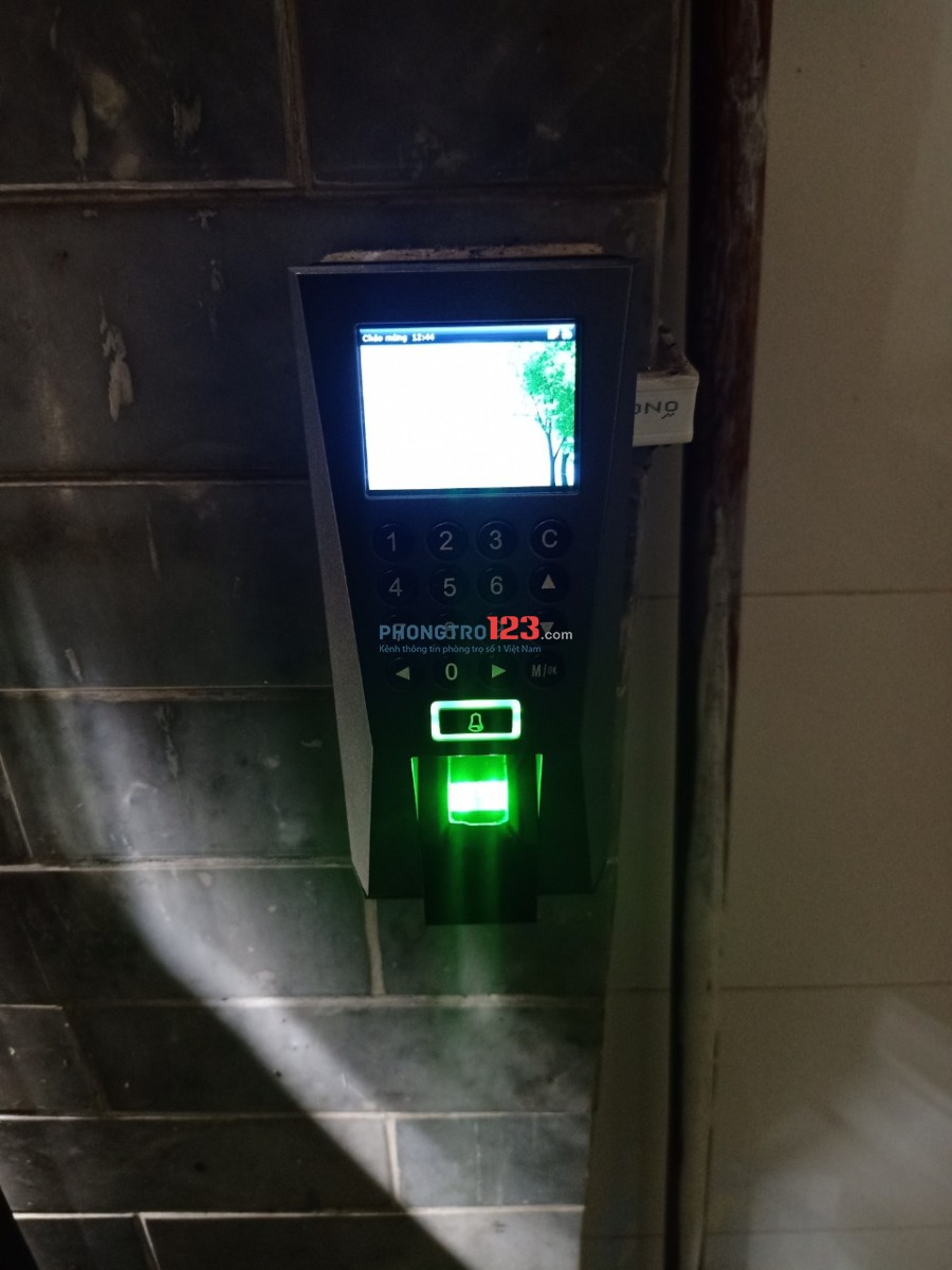 Cho thuê phòng cao cấp đầy đủ tiện nghi tại 18 Cù Chính Lan, Phường 13, Quận Tân Bình