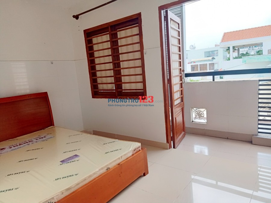 Cho thuê phòng cao cấp đầy đủ tiện nghi tại 18 Cù Chính Lan, Phường 13, Quận Tân Bình