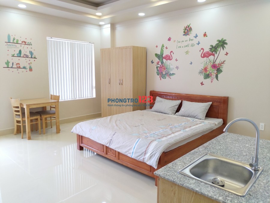 CĂN HỘ ĐẦY ĐỦ TIỆN NGHI 40M2 CÓ BẾP, MỚI 100%, FREE GIỮ XE VÀ GIẶT GIŨ, VINCOM TRẦN TRỌNG CUNG, Q.7