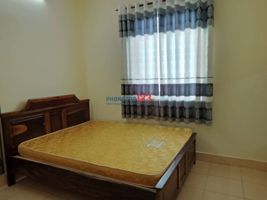 Phòng trọ đầy đủ tiện nghi (máy lạnh, giường) (gần quận Tân Phú)