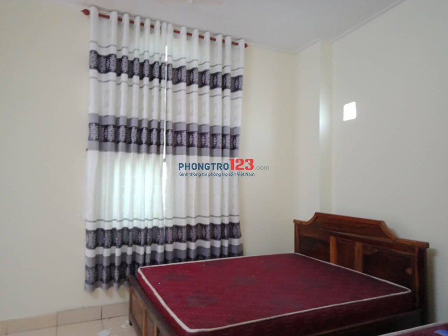 Phòng trọ đầy đủ tiện nghi (máy lạnh, giường) (gần quận Tân Phú)
