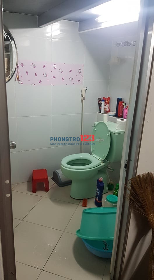 Phòng trọ Bình Thạnh - Nhà vệ sinh riêng