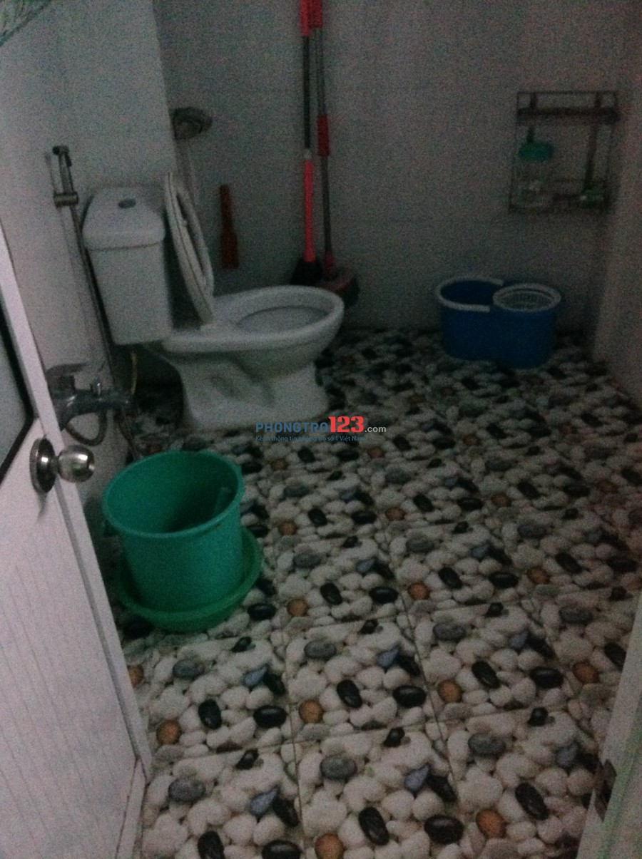 Chỉ cho nữ thuê. Phòng sạch sẽ thoáng mát, có máy lạnh, máy nước nóng