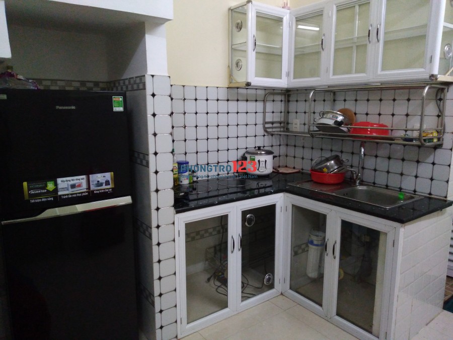 Nguyễn Văn Cừ Q1- Phòng Dorm 4 người máy lạnh full nội thất chỉ 800k trong tháng 2/2020