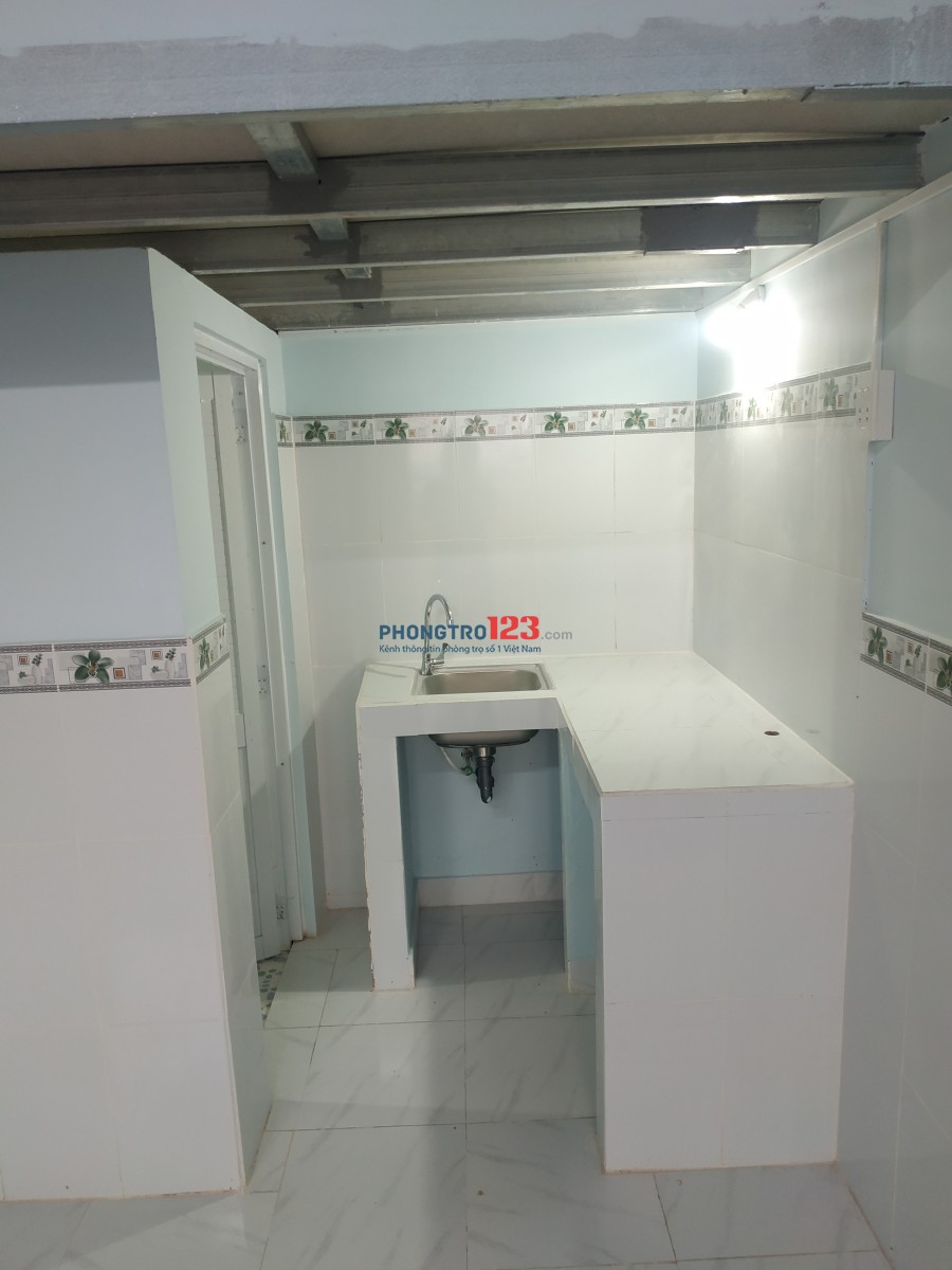 Cho thuê phòng trọ có gác lửng mới xây tại P.Thạnh Lộc, Quận 12 gần Ngã Tư Ga. Giá 1,8 triệu