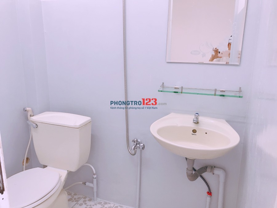 Phòng thoáng mát 35m2 sạch sẽ ngay cầu Chánh Hưng