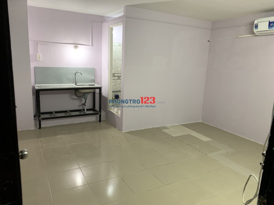 Phòng máy lạnh, có gác, bếp, Giờ Tự Do, đường 35-Lâm Văn Bền