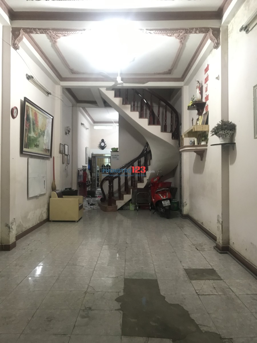 Cho thuê phòng trọ 12m2, quận Tân Phú, giá 1.400.000₫