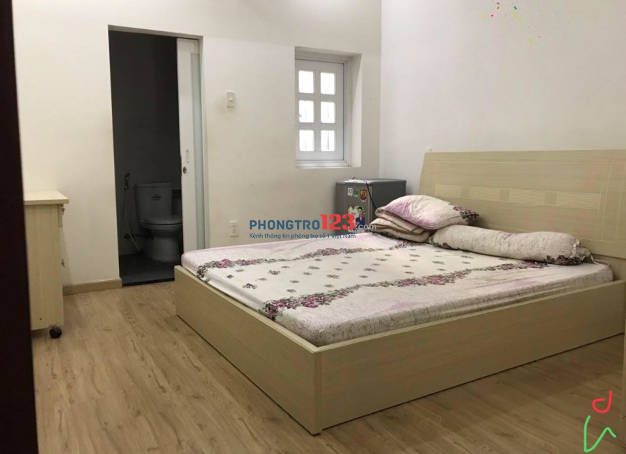 Phòng trọ có ban công giờ tự do 4,5tr- Nguyễn Trãi- Quận 5