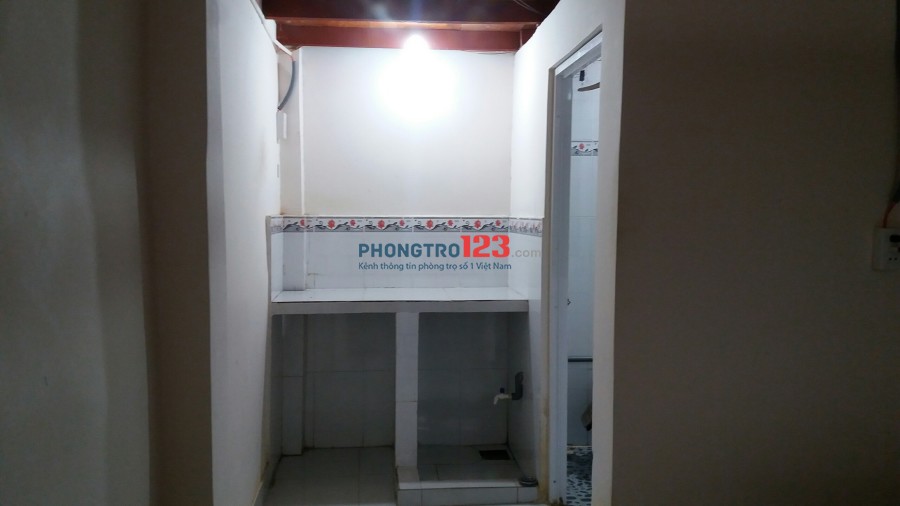 Nhượng lại phòng trọ 24m2 gần ngã tư Hàng Xanh
