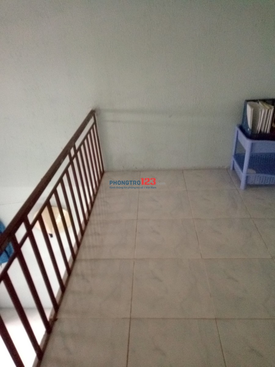 Phòng nữ ở ghép - gần chợ Phạm Văn Hai, quận Tân Bình