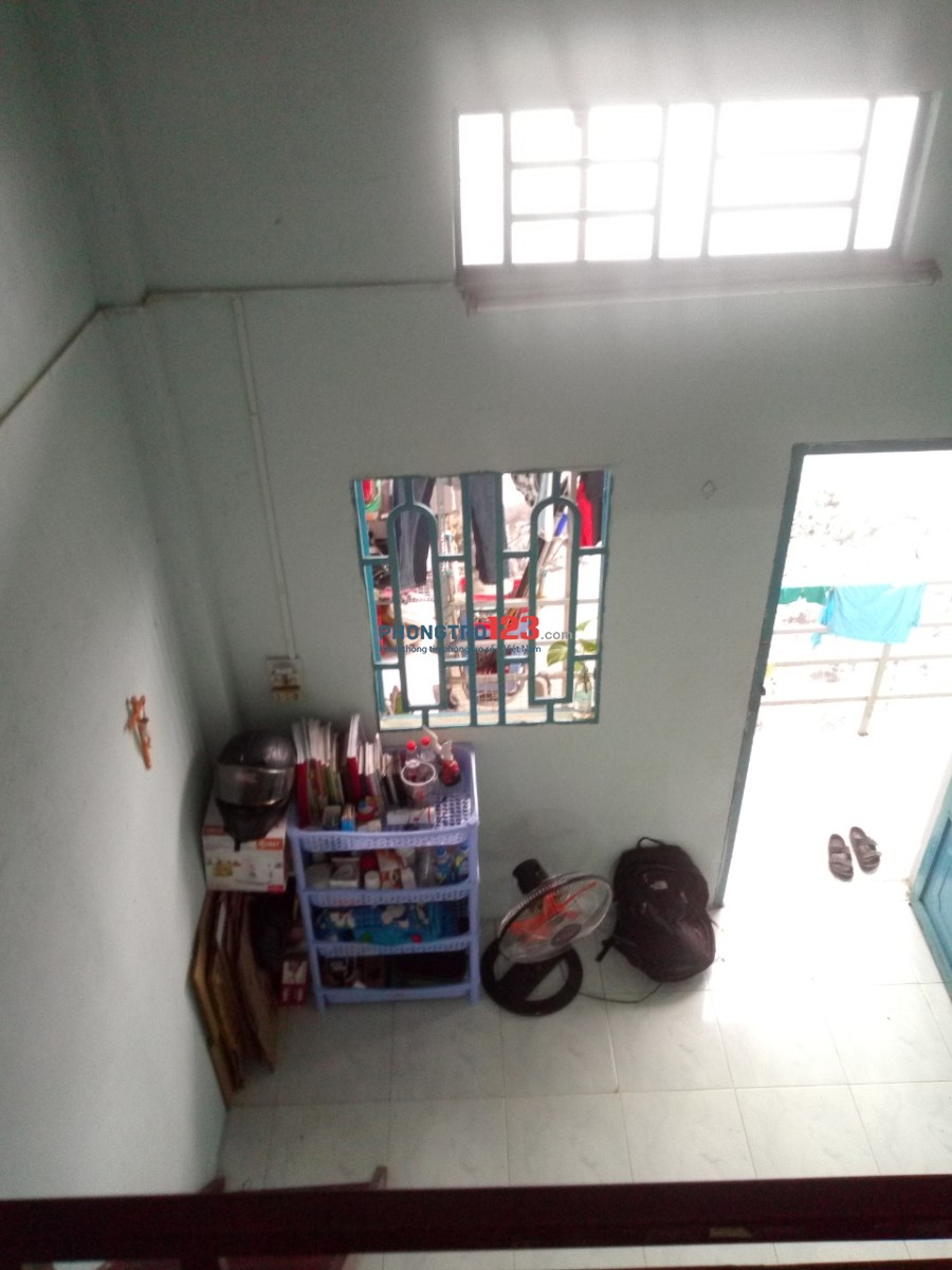 Phòng nữ ở ghép - gần chợ Phạm Văn Hai, quận Tân Bình