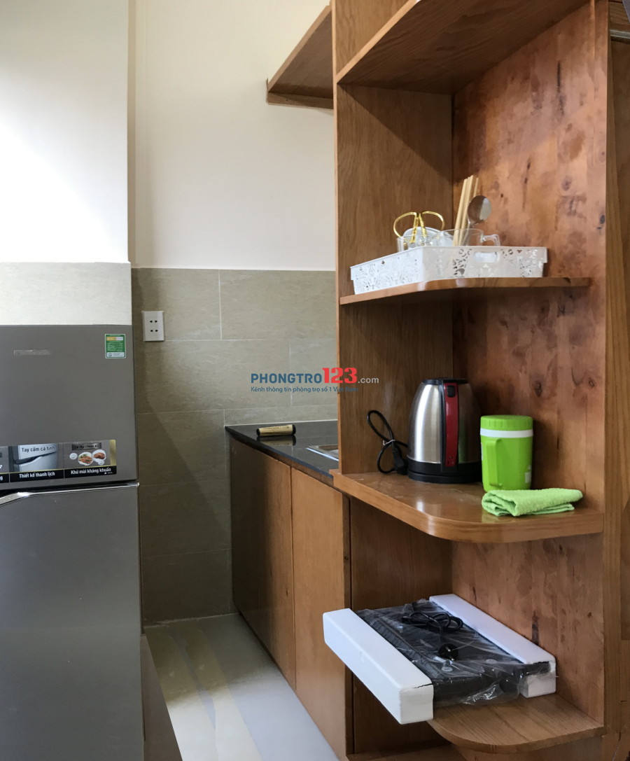 Phòng thuê căn hộ cao cấp giảm giá, mặt tiền đường Núi Thành, gần Etown Cộng Hòa, gần bệnh viện Mỹ Đức