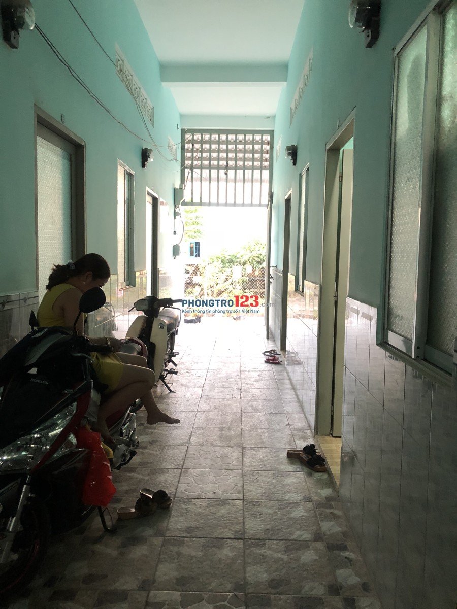 Cho thuê phòng trọ giá 1tr3 gần uỷ ban xã Vĩnh Lộc B, huyện Bình Chánh