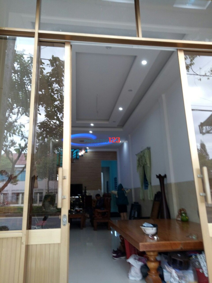 Cho thuê mặt bằng kinh doanh... Đường Phạm Văn Đồng, Ngã tư biển hồ - rộng 50m2 - Nhà mới xây 100%
