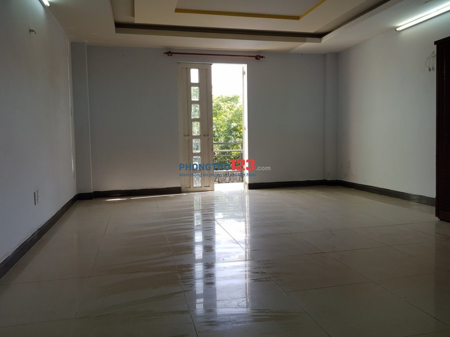 Phòng Gò Vấp 45m2, rộng, sạch, đẹp, có ban công, rất an ninh, giờ giấc tự do.