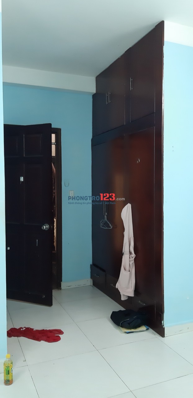 Cho thuê phòng gần ngã tư Quang Trung, Phạm Văn Chiêu, 25m2, có máy lạnh, ban công, 3 tr/tháng
