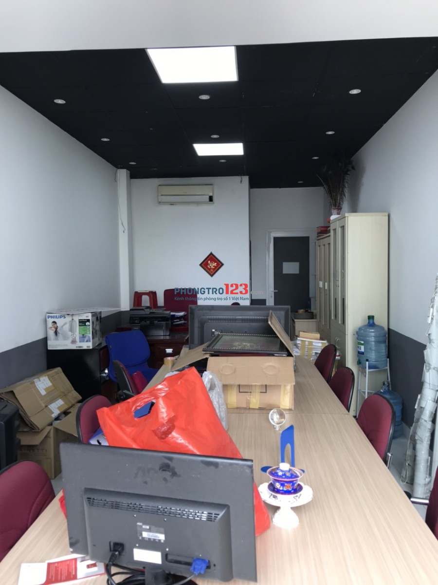 Cho thuê nhà nguyên căn 3 lầu 160m2 mặt tiền Đinh Tiên Hoàng, P.3, Q.Bình Thạnh