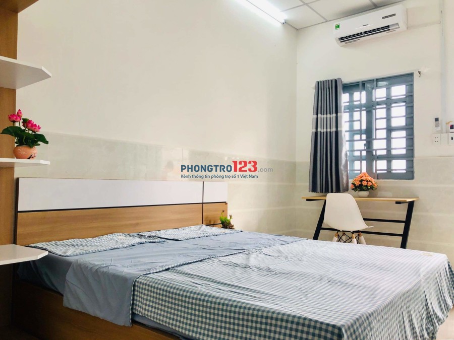 Cho thuê căn hộ full nội thất tại ngã tư hàng xanh