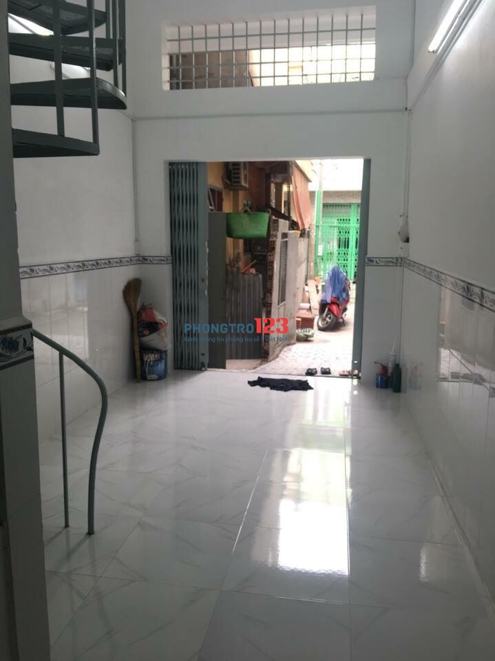 Cho thuê nhà nguyên căn, hẻm ba gác, 3 PN, 3 WC, gần Bến xe Miền Đông gần Hàng Xanh, gần Cầu Sơn
