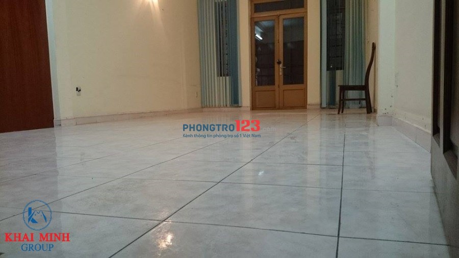 Phòng 40m2, có sân sau, wc riêng- 63S Ung Văn Khiêm, gần Hutech CS2