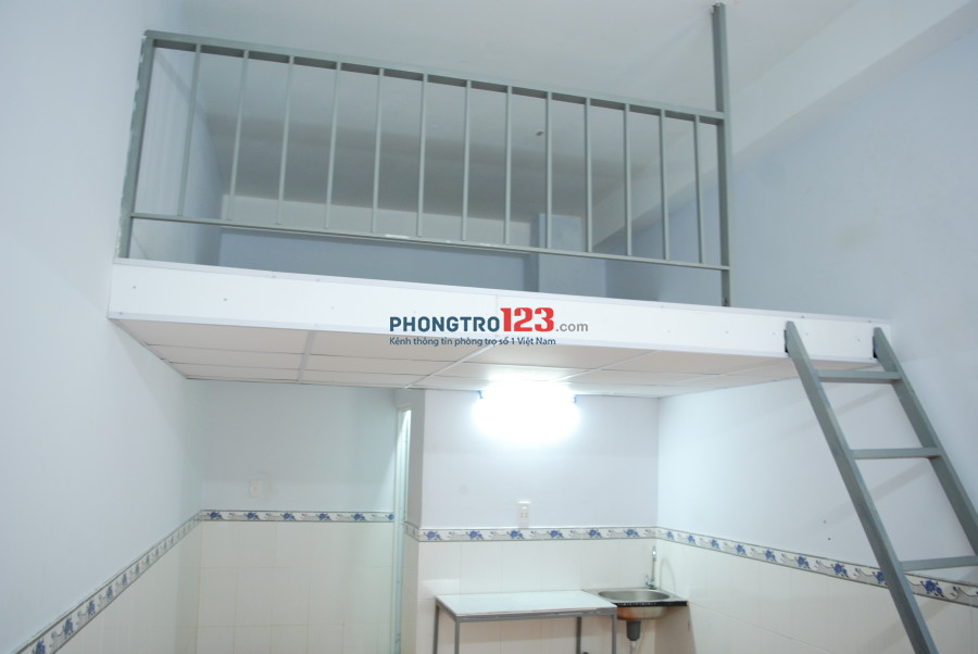Phòng trọ giá rẻ quân 9, Gần Cao Đẳng Công Thương, phòng máy lạnh, 18-20m2