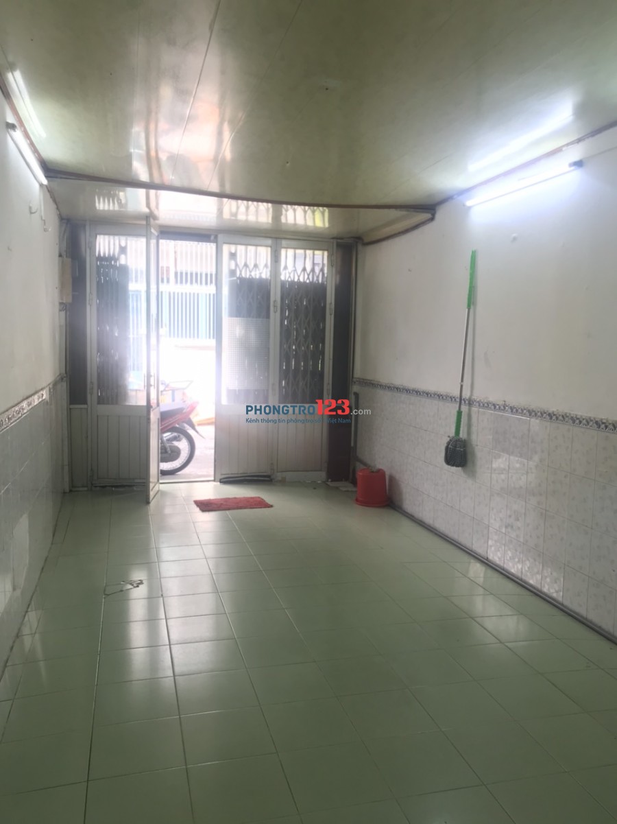 Cho thuê nhà nguyên căn 1 lầu 1 lửng 30m2 tại 414/12 Nguyễn Tri Phương, P.4, Q.10. Giá 8tr/th